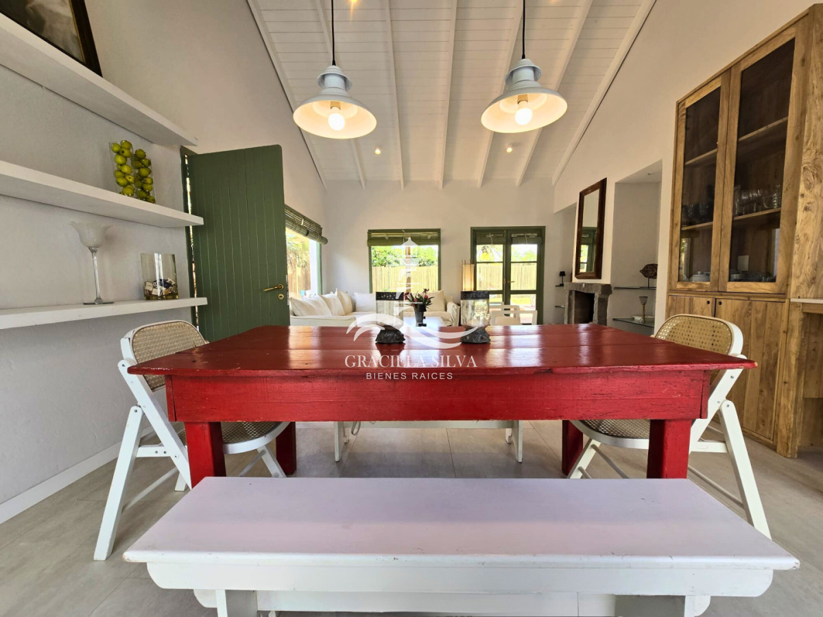 Casa ID.457/Casa-con-piscina-y-encanto-natural-a-3-cuadras-de-la-playa-José-Ignacio - Casa con piscina y encanto natural a 3 cuadras de la playa -José Ignacio