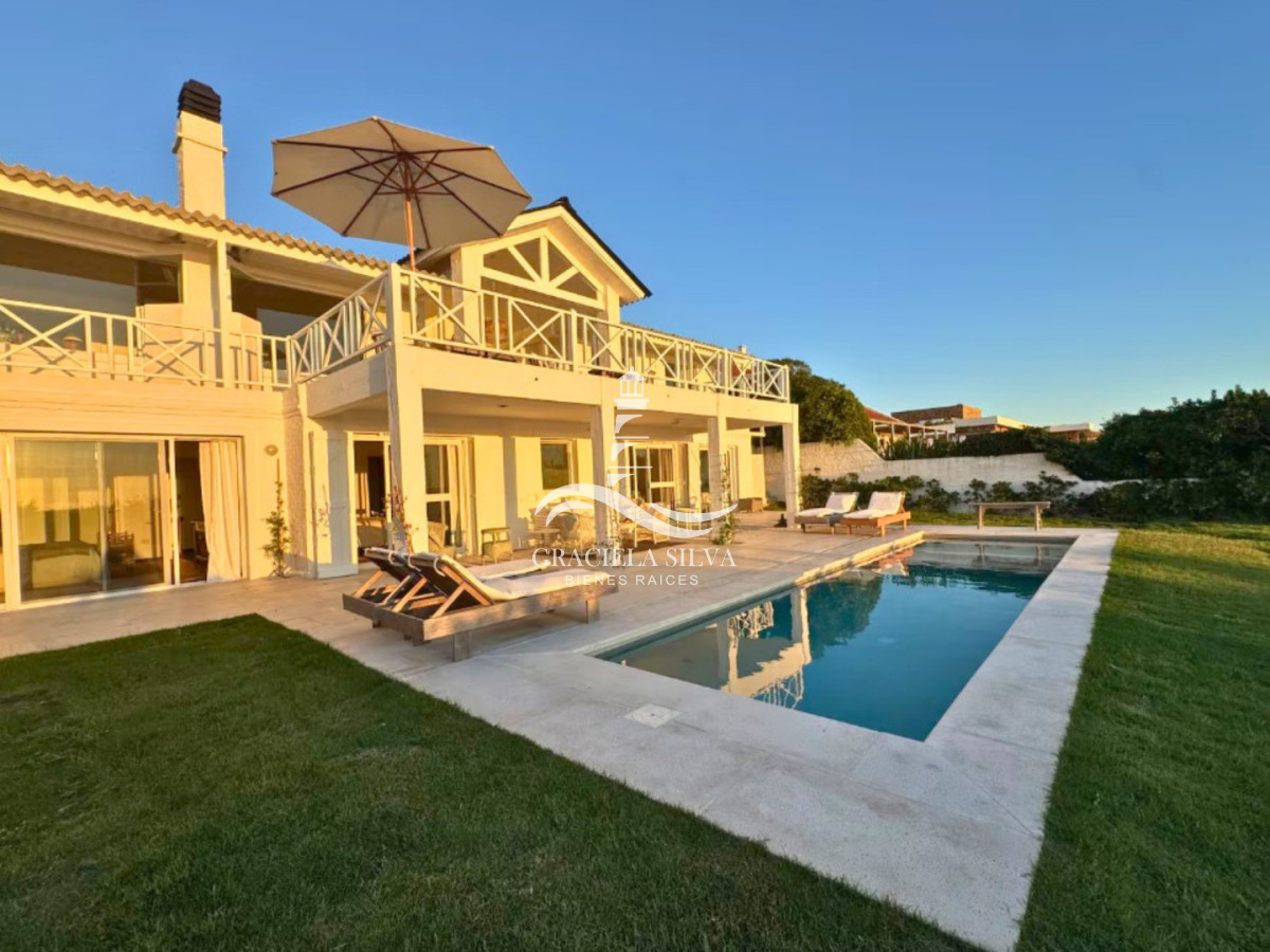 Casa ID.396 - Impresionante casa frente al mar en José Ignacio