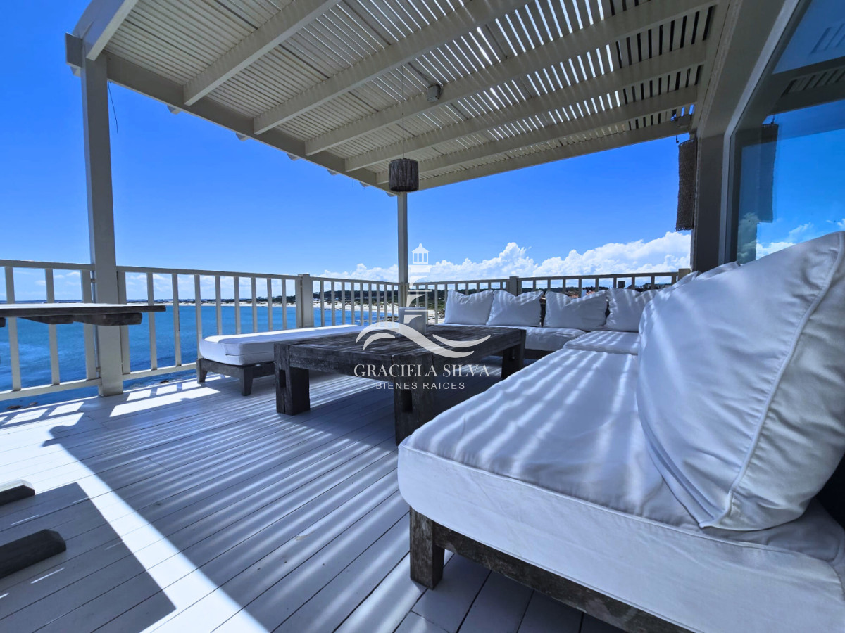 Casa ID.400 - Exclusiva casa en primera línea al mar - vistas únicas en José Ignacio