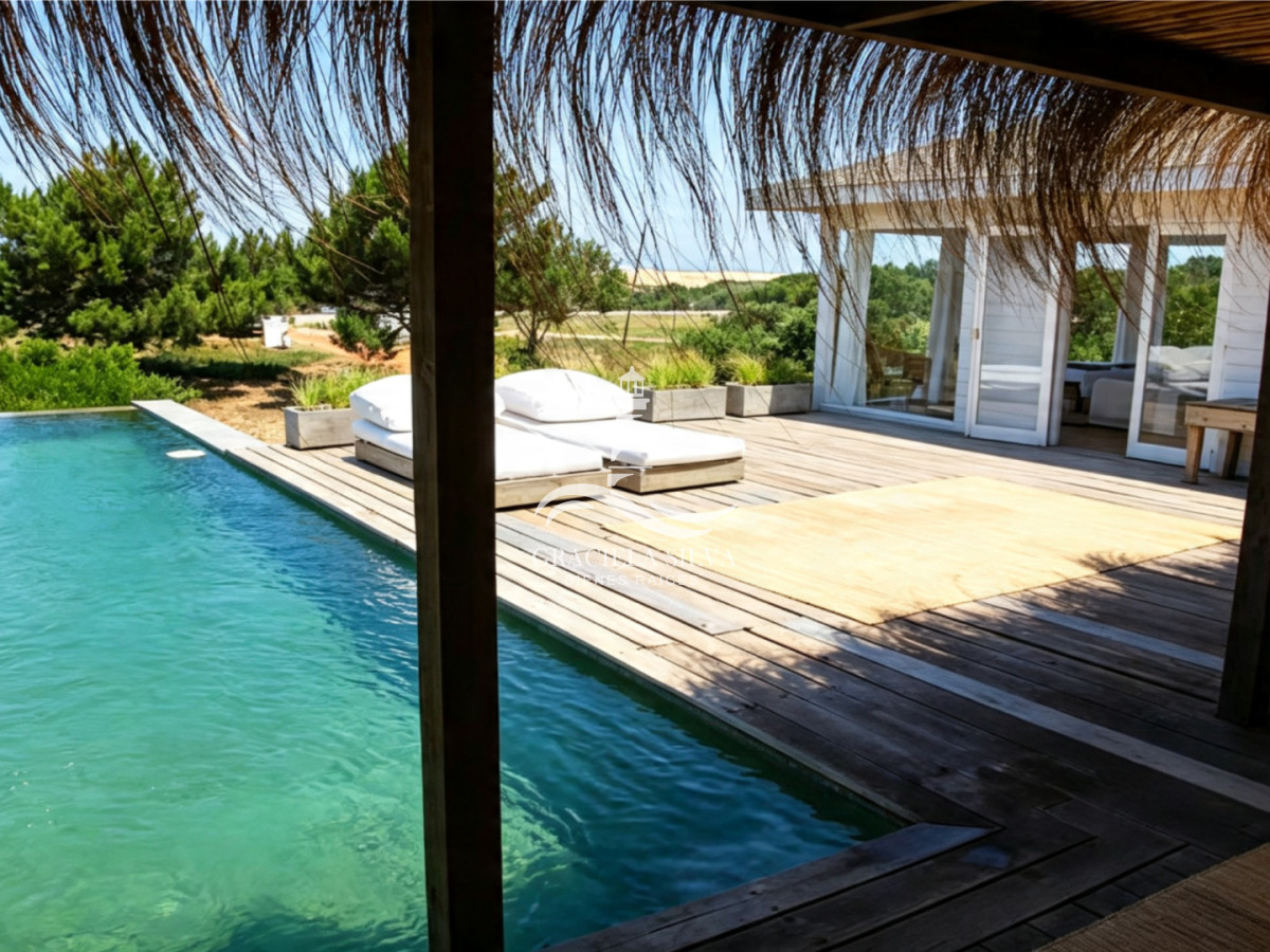 Casa ID.467/Casa-con-piscina-infinita-a-pasos-de-José-Ignacio - Casa con piscina infinita a pasos de José Ignacio