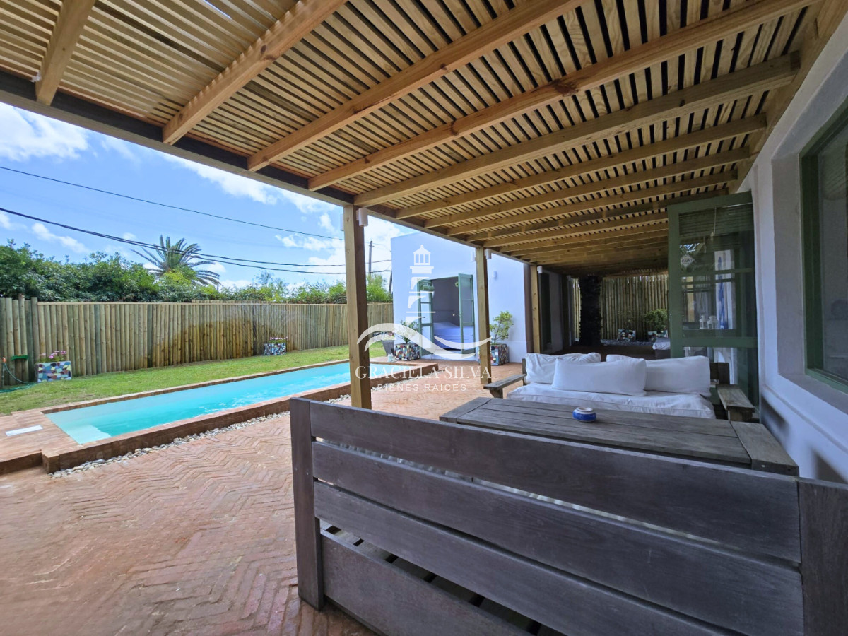 Casa ID.457/Casa-con-piscina-y-encanto-natural-a-3-cuadras-de-la-playa-José-Ignacio - Casa con piscina y encanto natural a 3 cuadras de la playa -José Ignacio