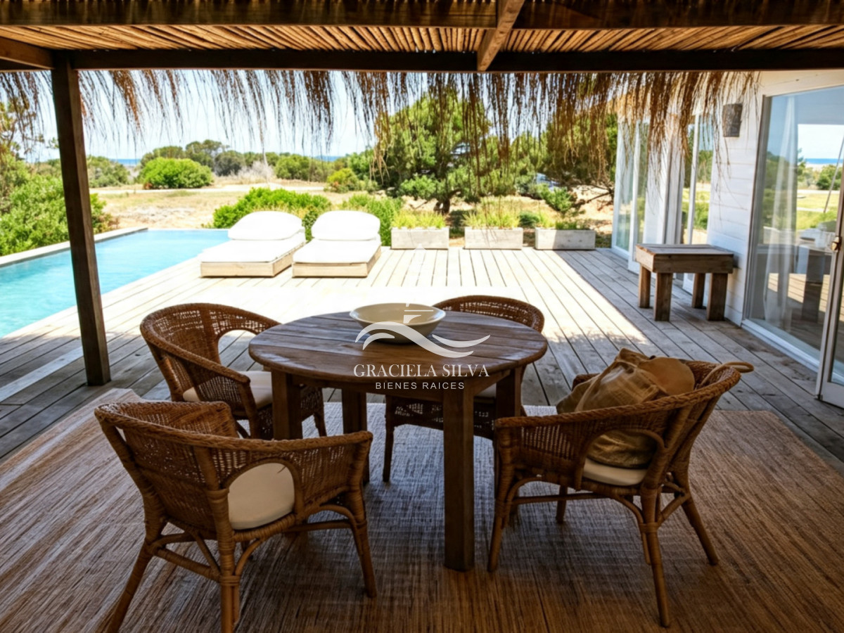 Casa ID.467/Casa-con-piscina-infinita-a-pasos-de-José-Ignacio - Casa con piscina infinita a pasos de José Ignacio
