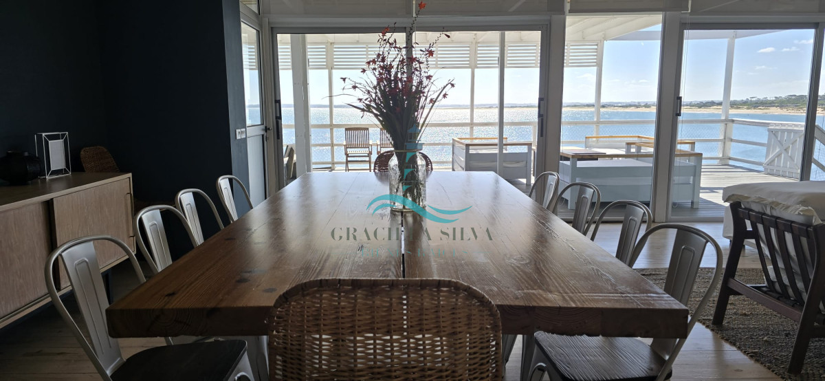 Casa ID.415 - Espectacular casa primera línea de mar en José Ignacio