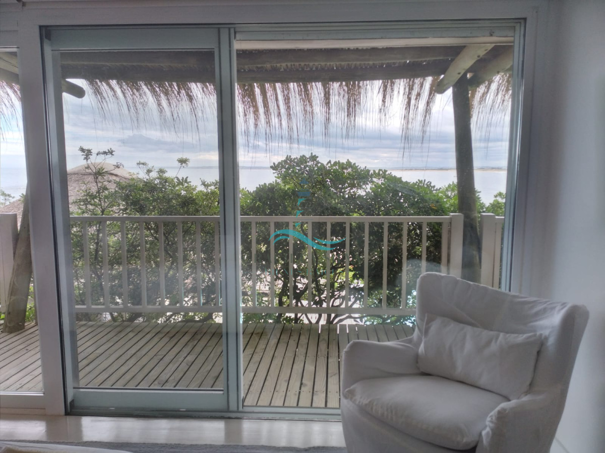 Casa ID.400 - Exclusiva casa en primera línea al mar - vistas únicas en José Ignacio