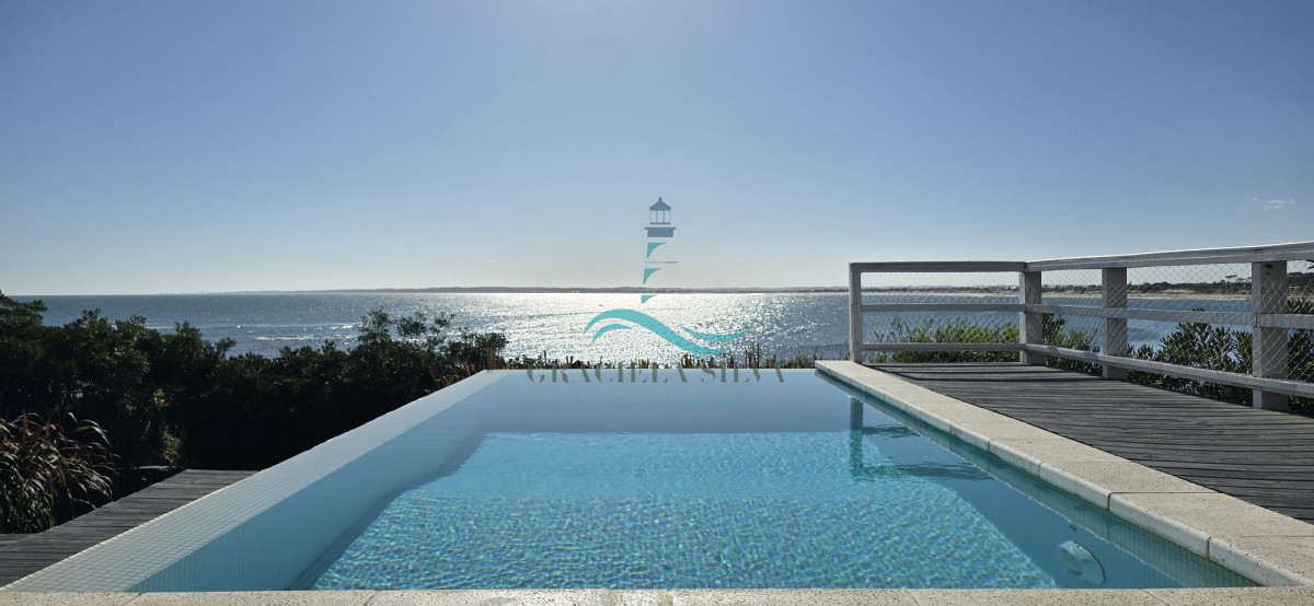 Casa ID.415 - Espectacular casa primera línea de mar en José Ignacio