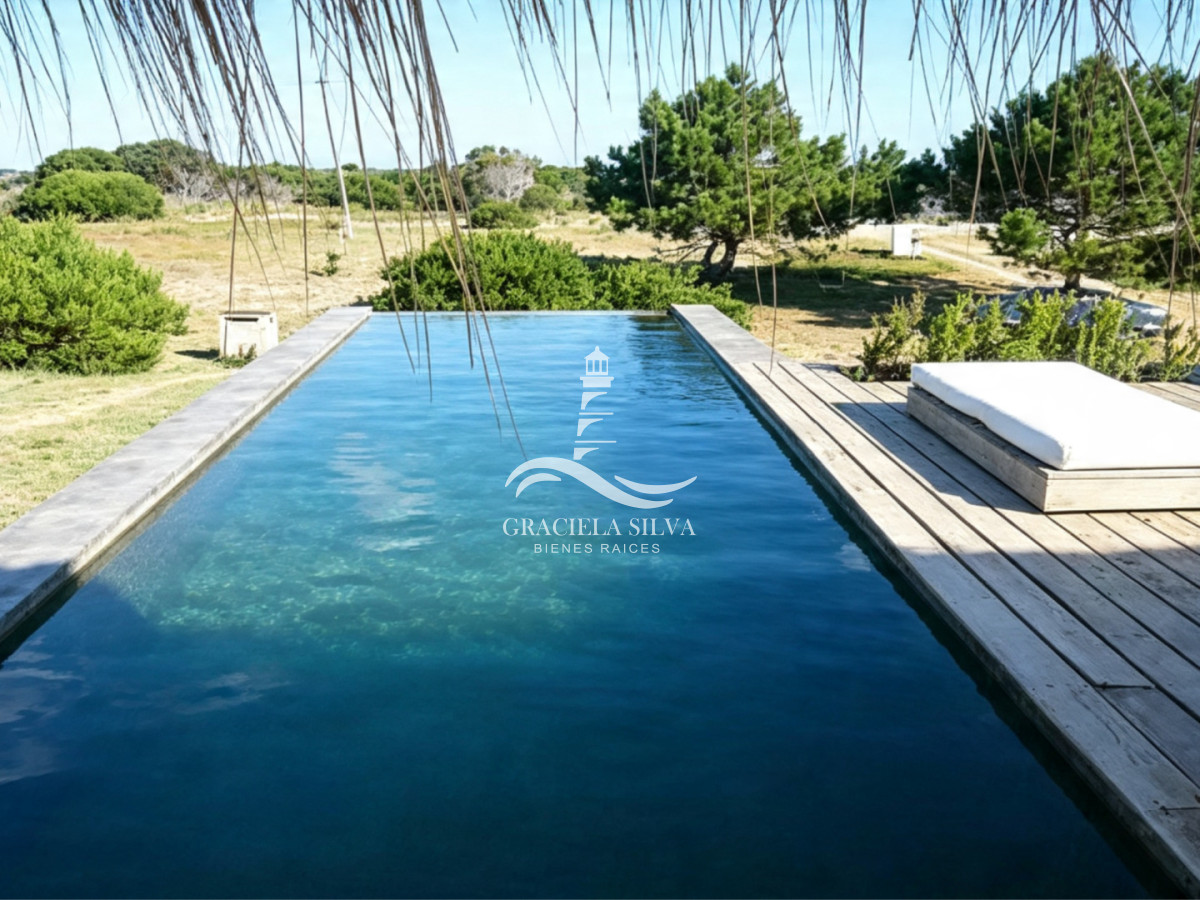 Casa ID.467/Casa-con-piscina-infinita-a-pasos-de-José-Ignacio - Casa con piscina infinita a pasos de José Ignacio