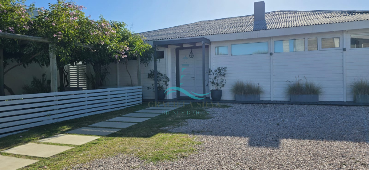 Casa ID.415 - Espectacular casa primera línea de mar en José Ignacio