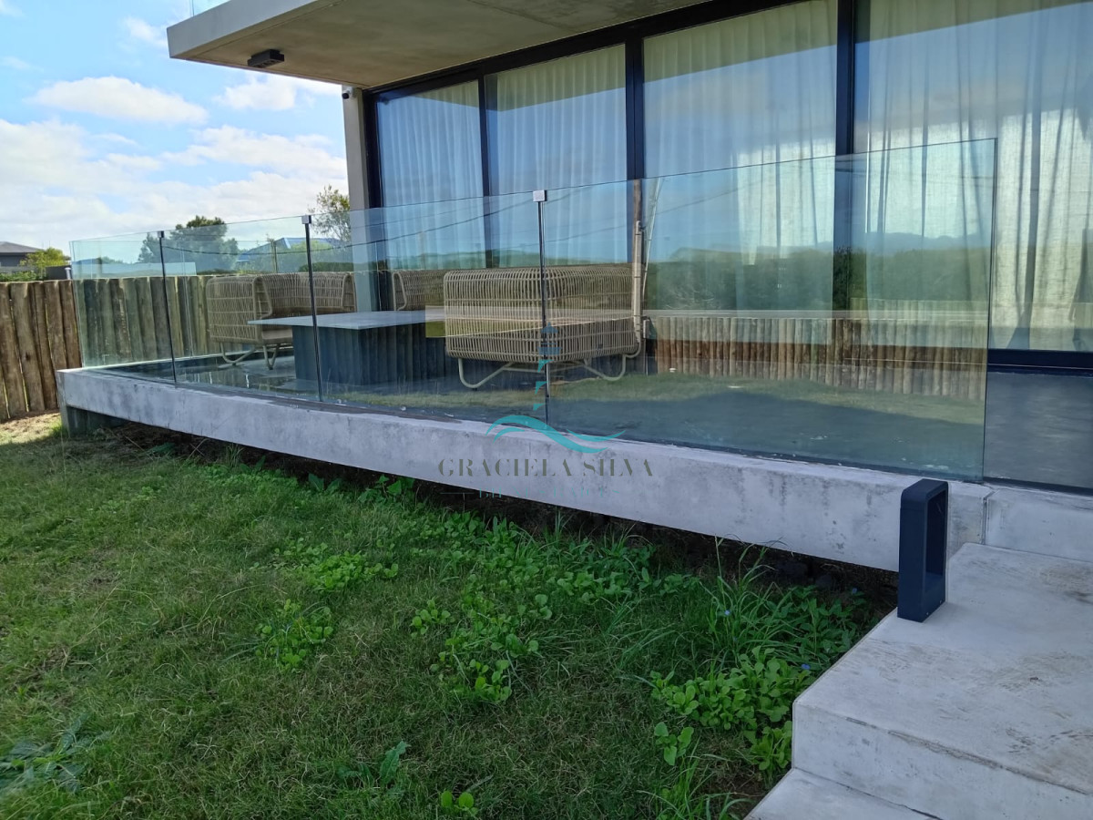 Casa ID.449/Exclusiva-y-moderna-casa-en-La-Juanita - Exclusiva y moderna casa en La Juanita