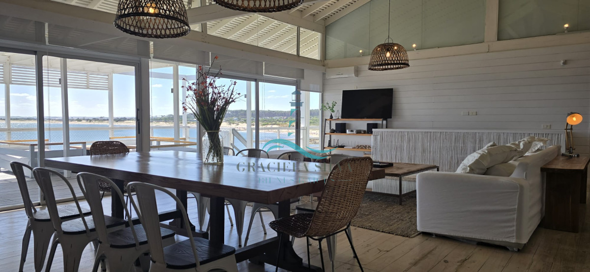 Casa ID.415 - Espectacular casa primera línea de mar en José Ignacio