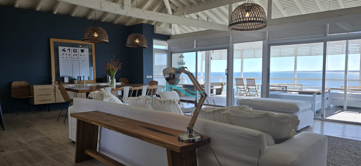 Casa ID.415 - Espectacular casa primera línea de mar en José Ignacio