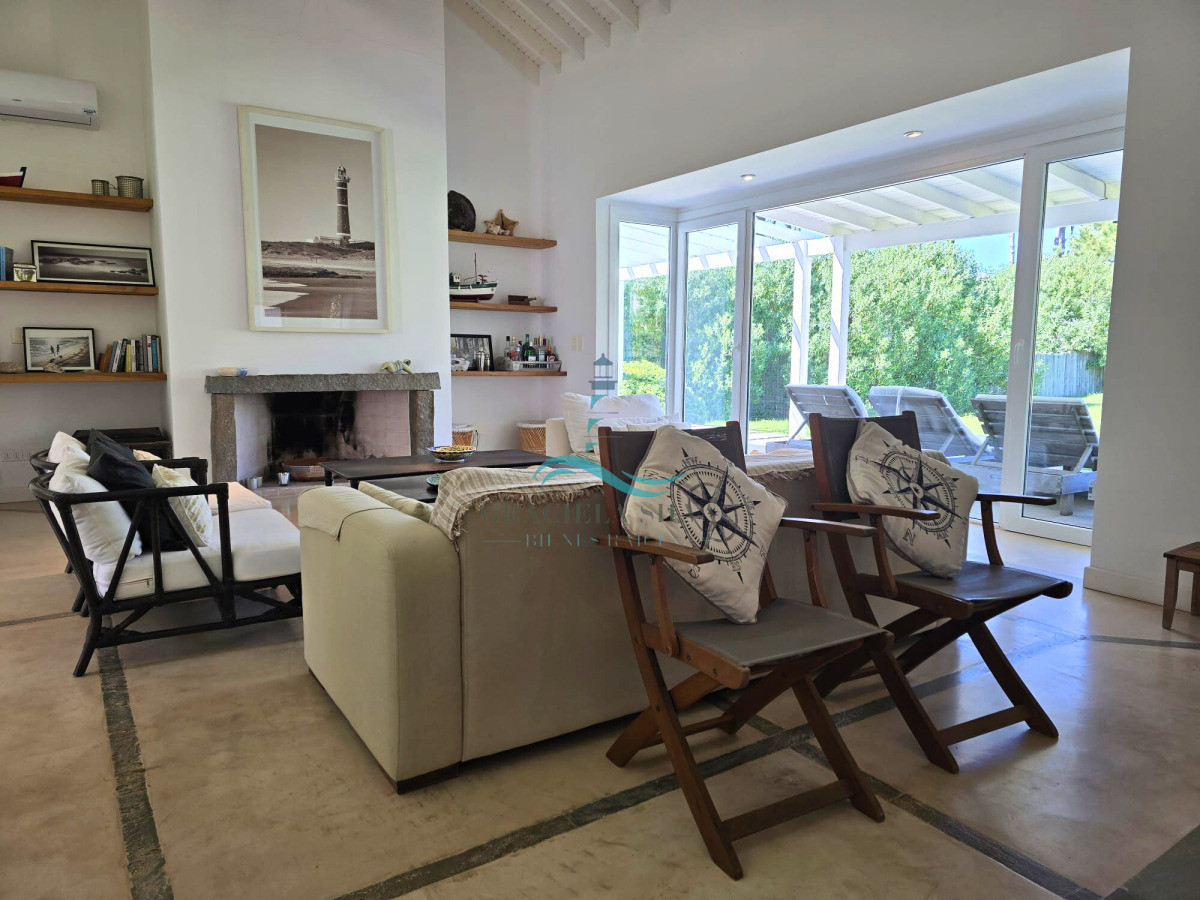 Casa de 3 dormitorios con Piscina en Pinar del Faro - José Ignacio