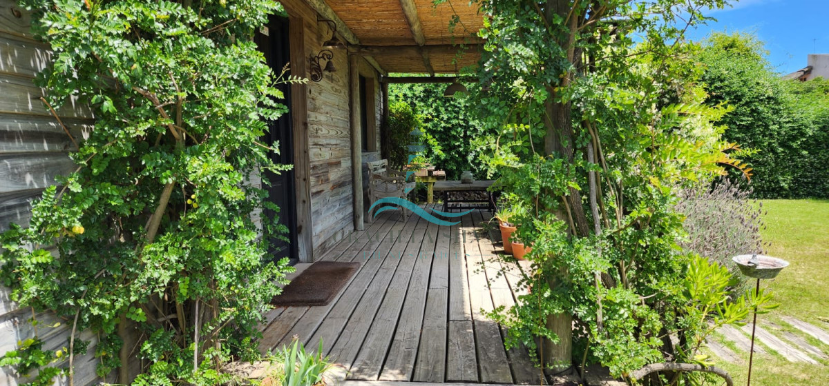 Casa funcional y luminosa con amplio patio -José Ignacio