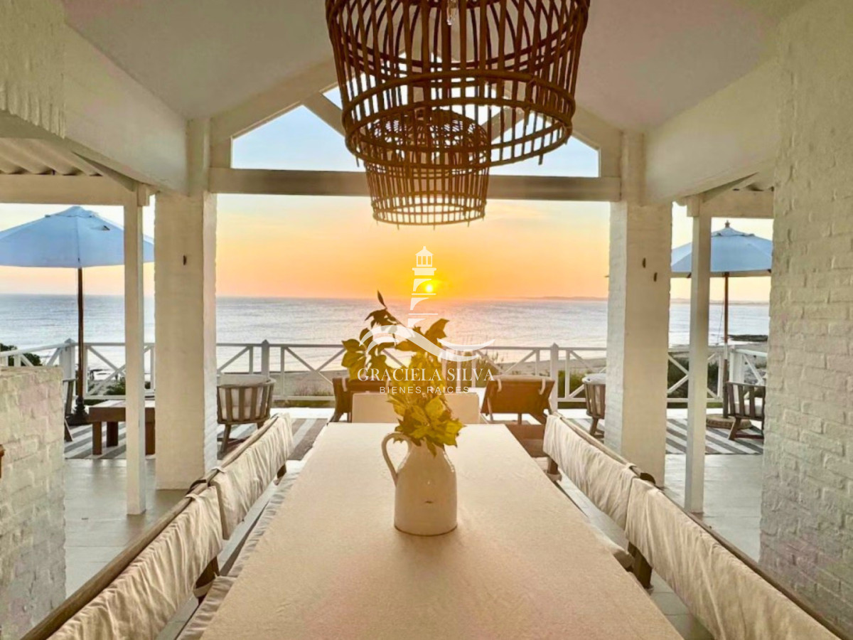 Casa ID.396 - Impresionante casa frente al mar en José Ignacio