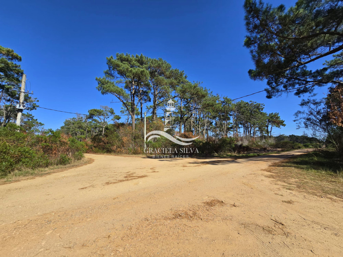 Terreno ID.441 - 2 Lotes unificados (esquinera-doble frente) en Costa Bonita próximo a José Ignacio
