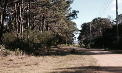 2 Lotes juntos-esquinera-doble frente en Costa Bonita próximo a José Ignacio