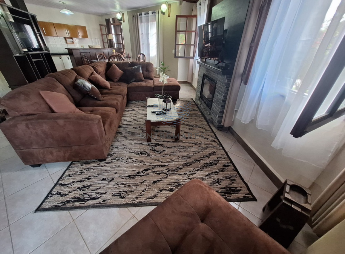 Casa ID.190 - Casa en venta y alquiler temporal en Pinares, Punta del Este