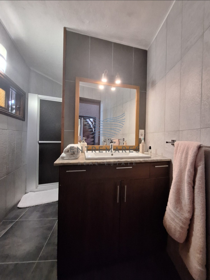 Casa ID.190 - Casa en venta y alquiler temporal en Pinares, Punta del Este