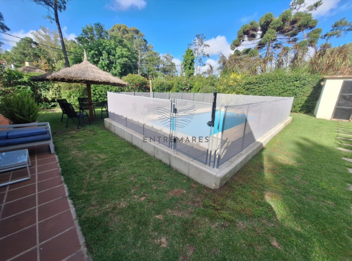 Casa ID.190 - Casa en venta y alquiler temporal en Pinares, Punta del Este