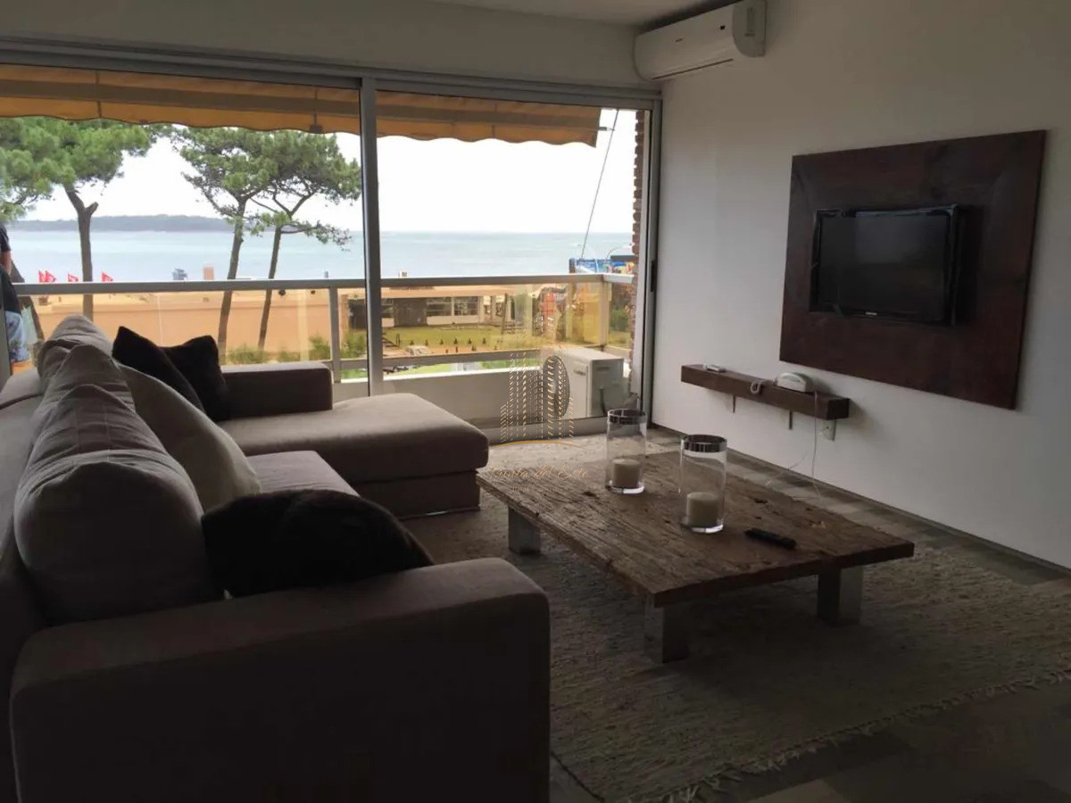 Apartamento en alquiler temporal en Punta del Este, frente al mar - PRE920A
