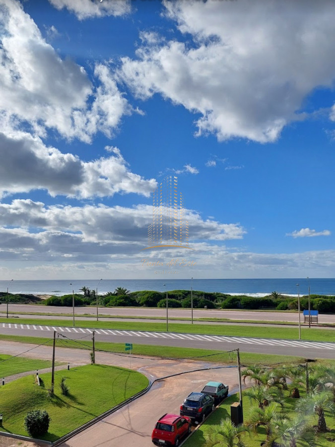 Apartamento en Punta del Este, frente al mar, Brava, alquiler temporal - PRE904A