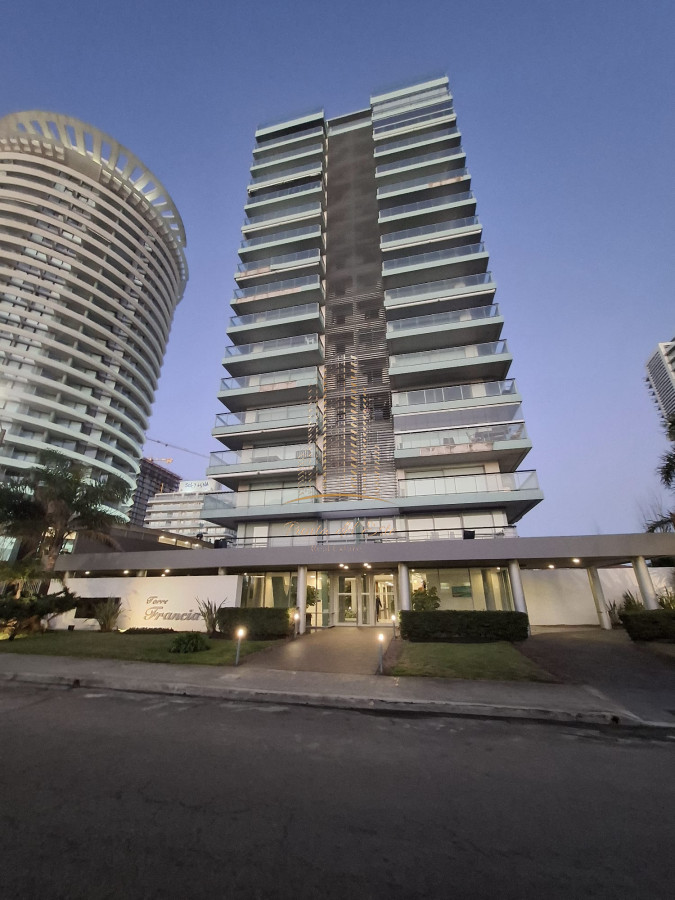 Apartamento ID.491 - Apartamento en alquiler temporal en Punta del Este con parrillero propio