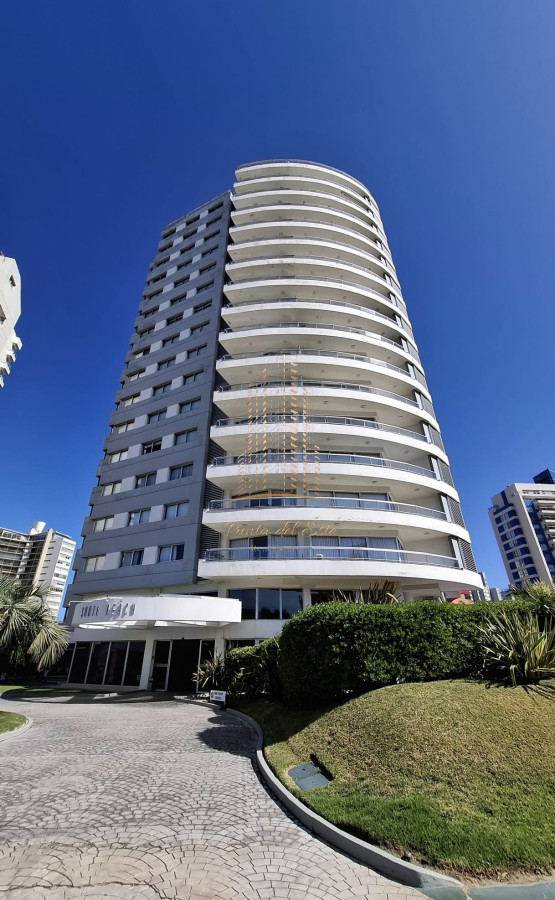 Apartamento ID.574 - Apartamento en Punta del Este con parrillero propio, pent house