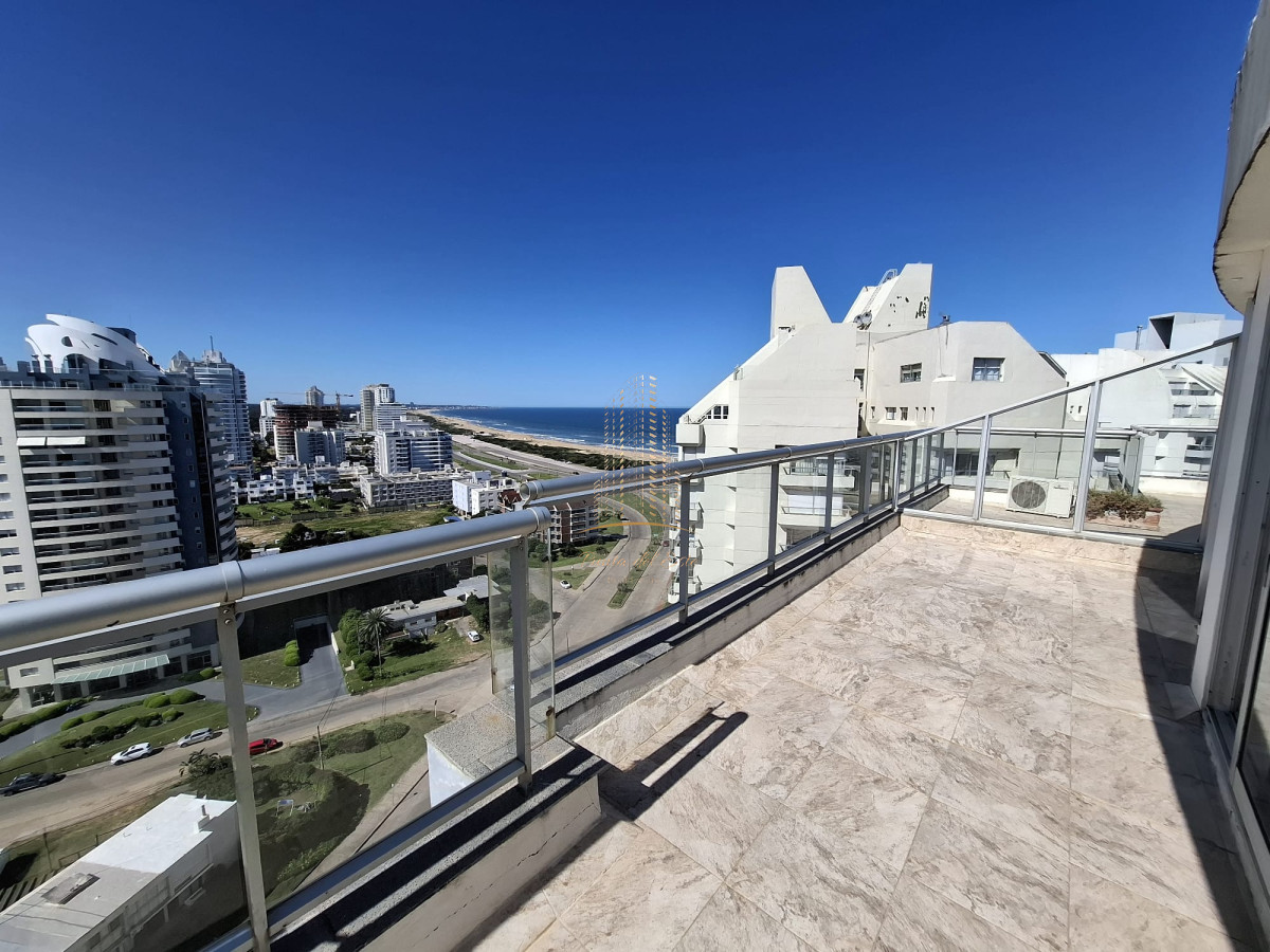 Apartamento ID.574 - Apartamento en Punta del Este con parrillero propio, pent house