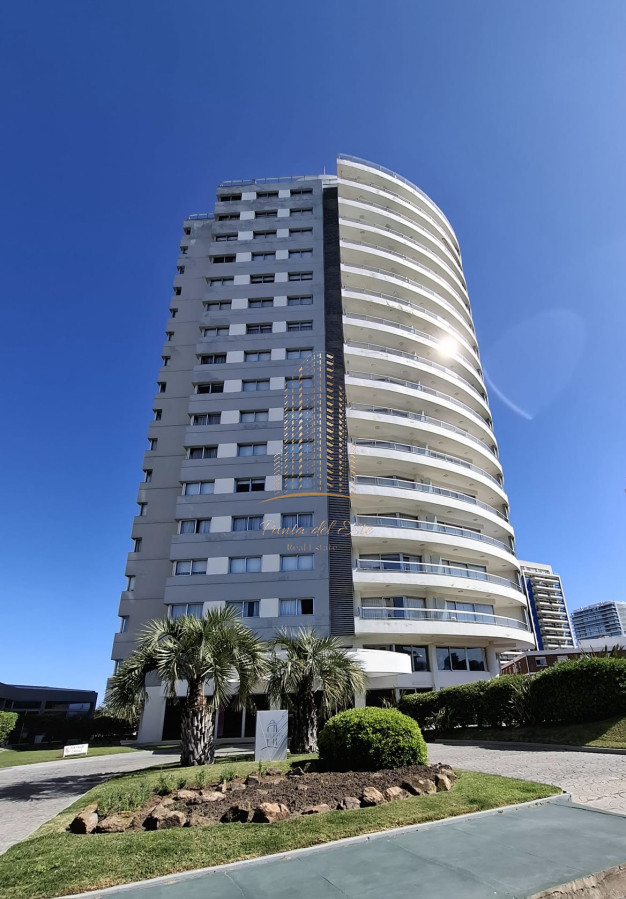 Apartamento ID.574 - Apartamento en Punta del Este con parrillero propio, pent house