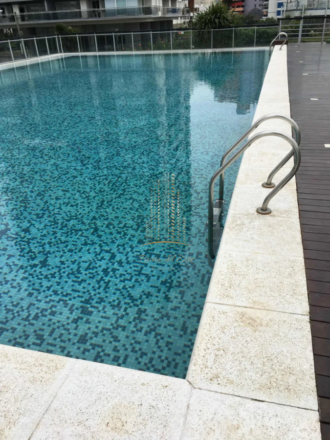 Apartamento ID.1081 - Apartamento en alquiler temporal en Punta del Este con parrillero propio