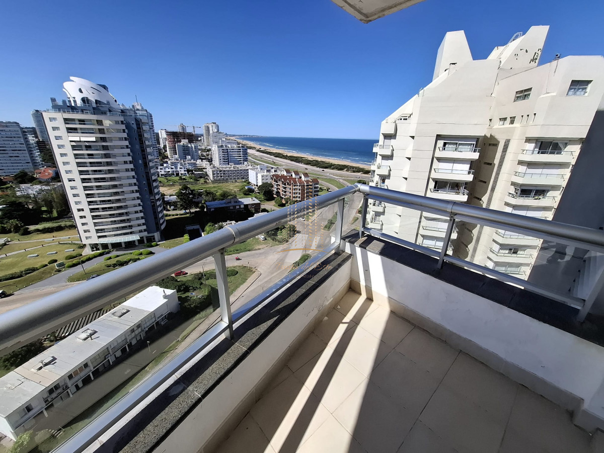 Apartamento ID.574 - Apartamento en Punta del Este con parrillero propio, pent house