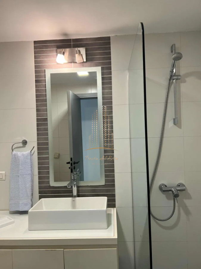 Apartamento ID.1081 - Apartamento en alquiler temporal en Punta del Este con parrillero propio