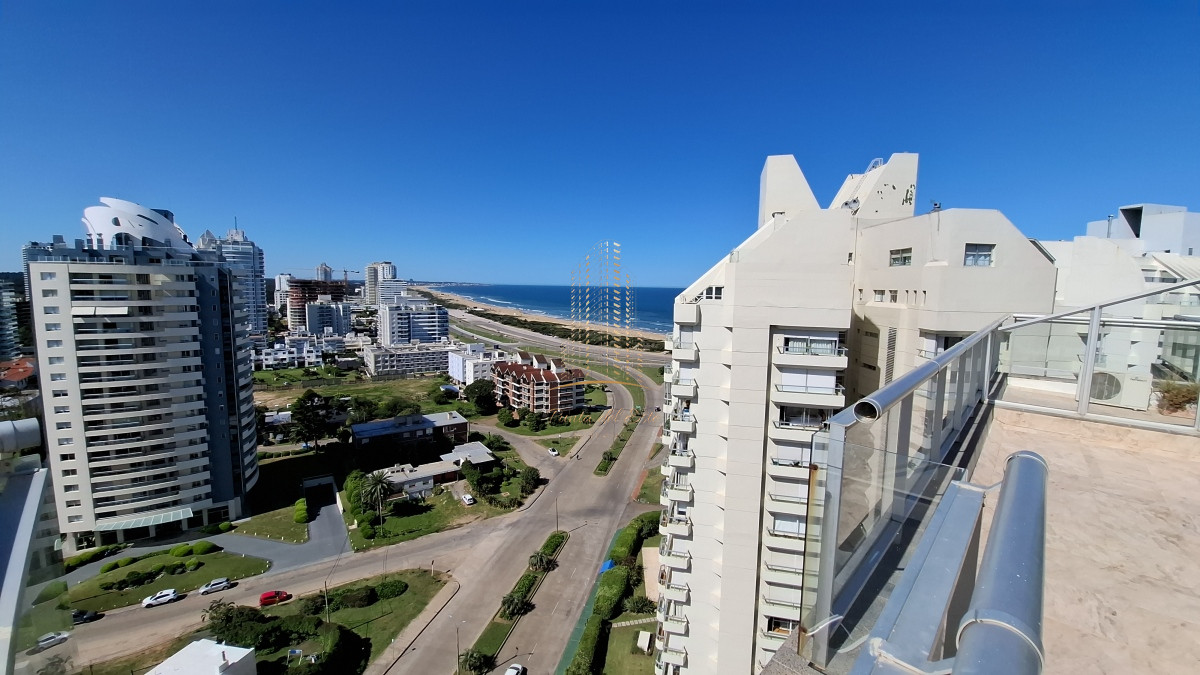 Apartamento ID.574 - Apartamento en Punta del Este con parrillero propio, pent house