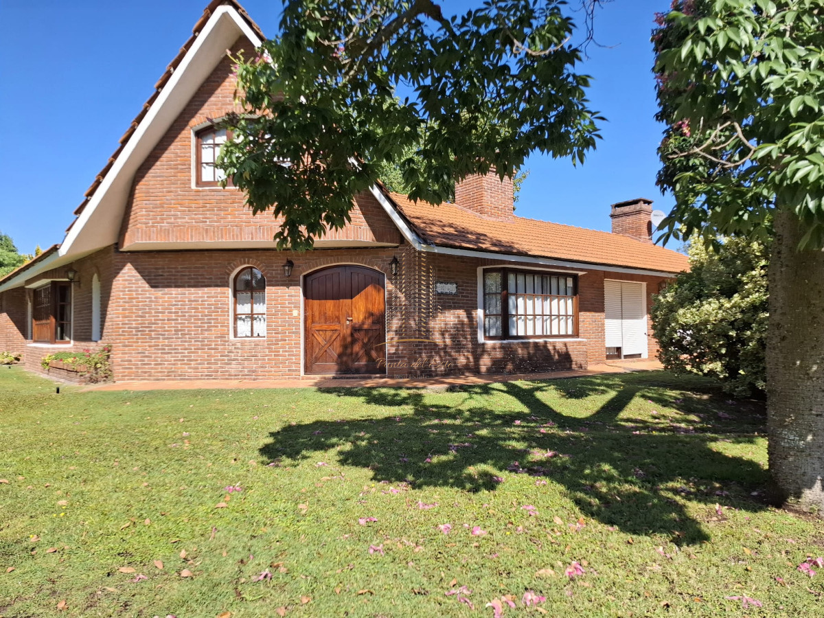 casa en venta o permuta en punta del este  - pre696c