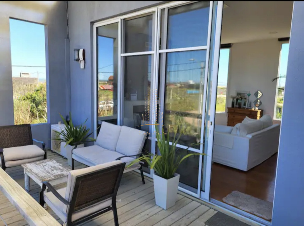 Casa ID.490 - Casa minimalista en venta con vista al mar