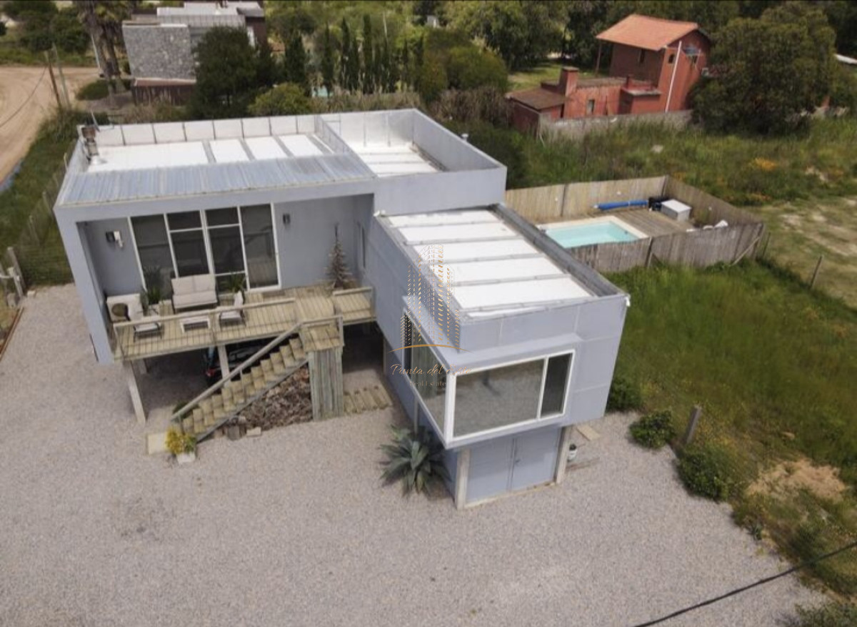 Casa ID.490 - Casa minimalista en venta con vista al mar