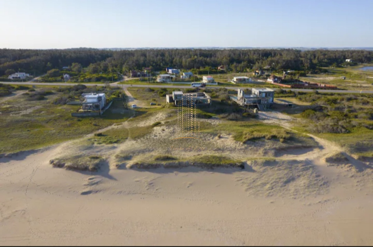 Casa ID.490 - Casa minimalista en venta con vista al mar