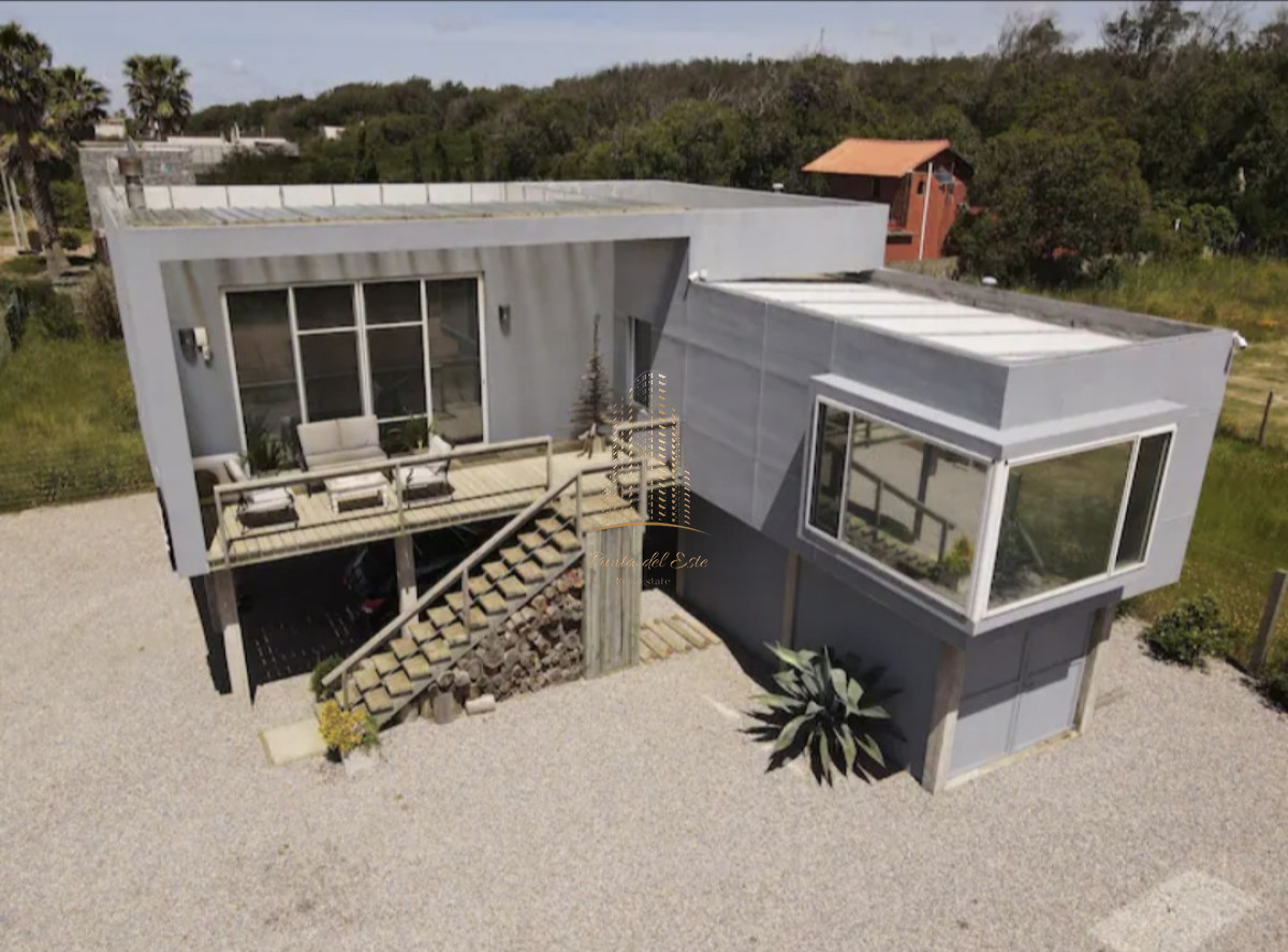 Casa ID.490 - Casa minimalista en venta con vista al mar