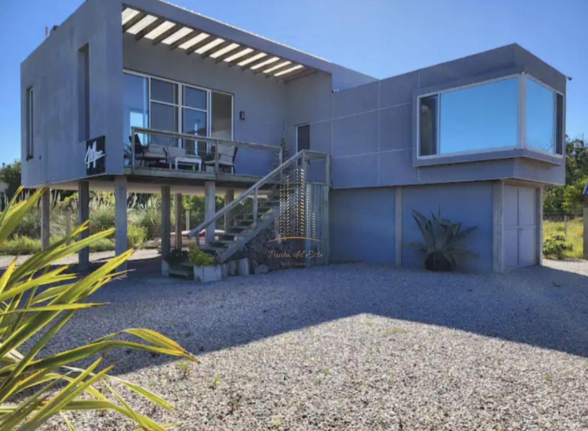 Casa ID.490 - Casa minimalista en venta con vista al mar