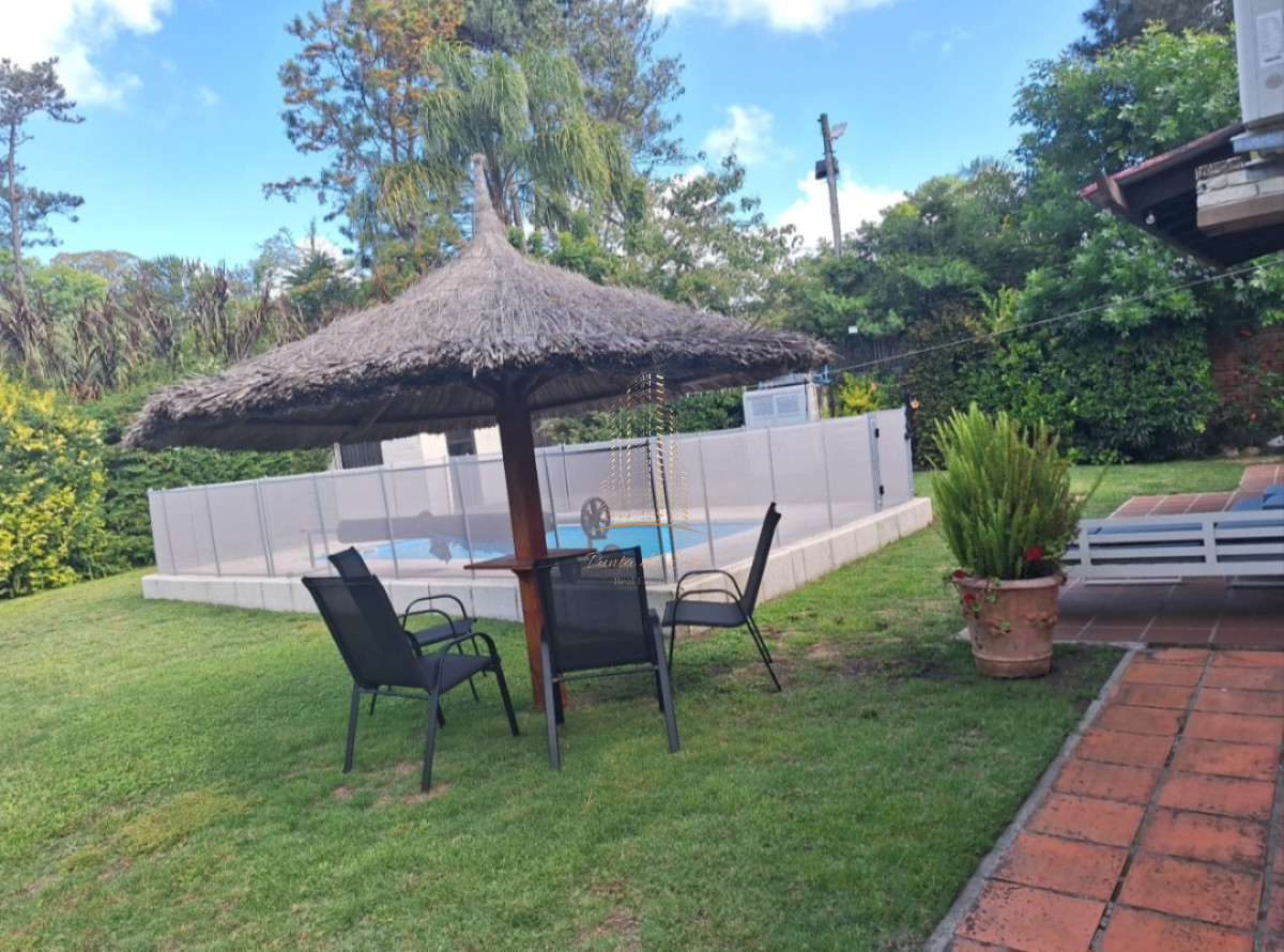 Casa ID.587 - Casa en venta y alquiler temporal en Pinares, Punta del Este