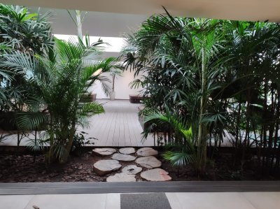 Venta Punta del Este Roosvelt Center piso planta baja 3 mas dependencia