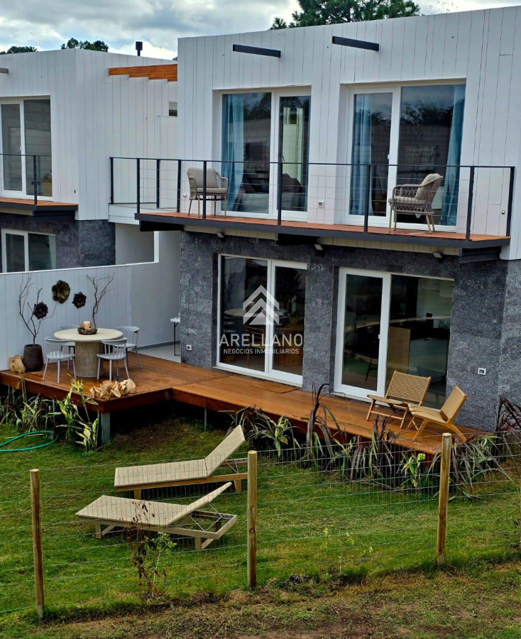 Casa ID.4788 - Venta espectacular casas en complejo en la Barra Punta del Este 