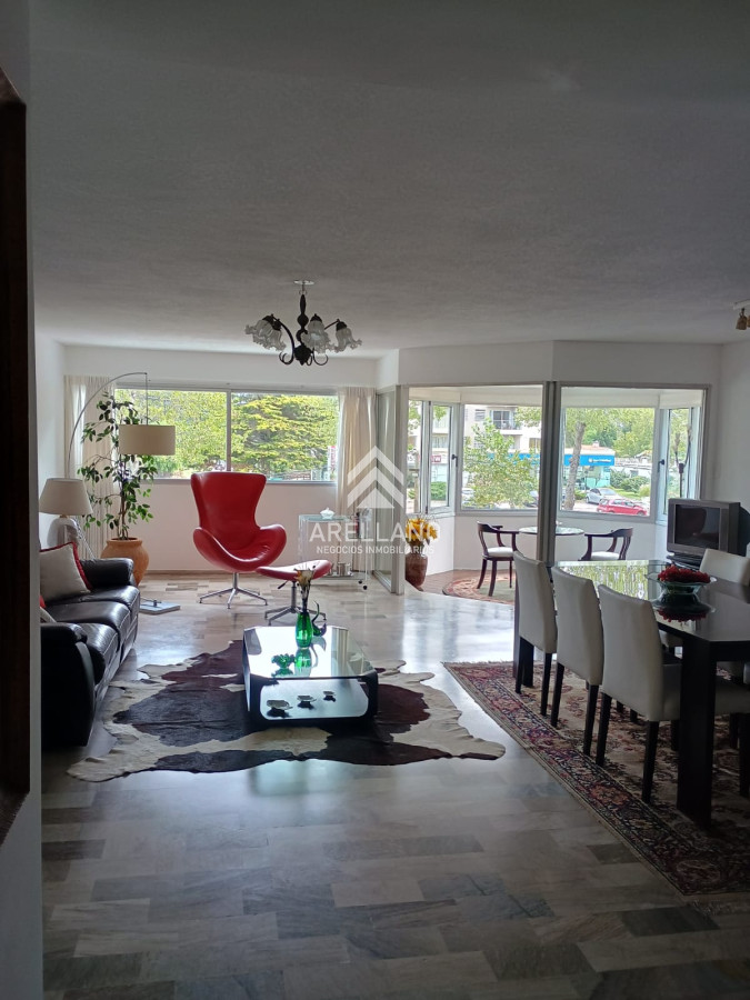 Apartamento ID.5067 - Venta Roosevelt Center piso planta baja 3 más dependencia