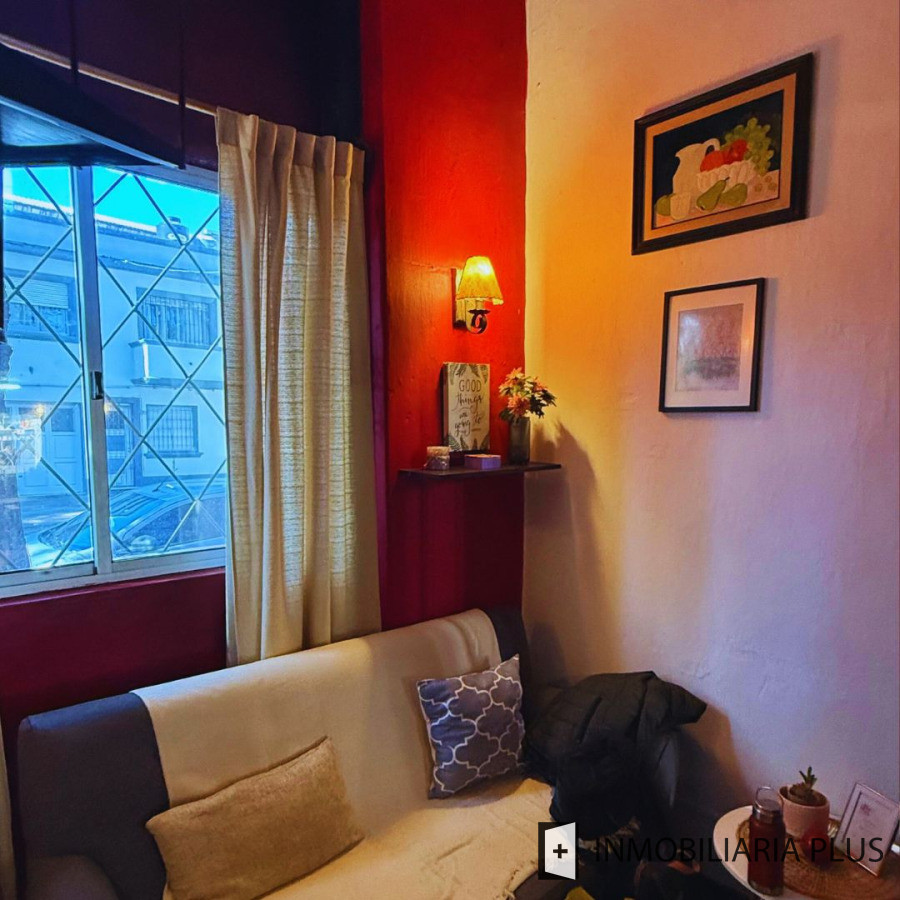 Casa ID.1566 - Venta Casa a reciclar con 185 m2 y 5 dormitorios, 2 baños en Aguada de Montevideo