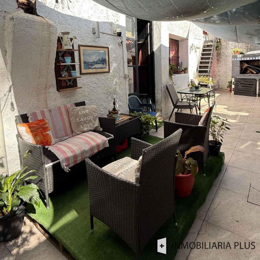 Casa ID.1566 - Venta Casa a reciclar con 185 m2 y 5 dormitorios, 2 baños en Aguada de Montevideo