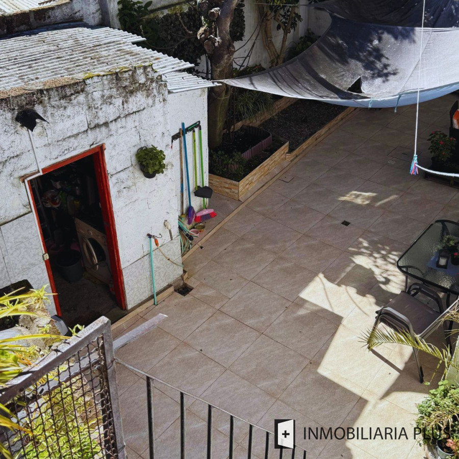 Casa ID.1566 - Venta Casa a reciclar con 185 m2 y 5 dormitorios, 2 baños en Aguada de Montevideo