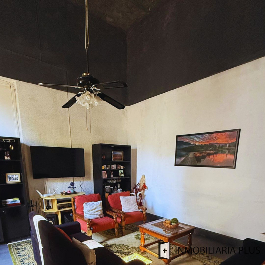 Casa ID.1566 - Venta Casa a reciclar con 185 m2 y 5 dormitorios, 2 baños en Aguada de Montevideo