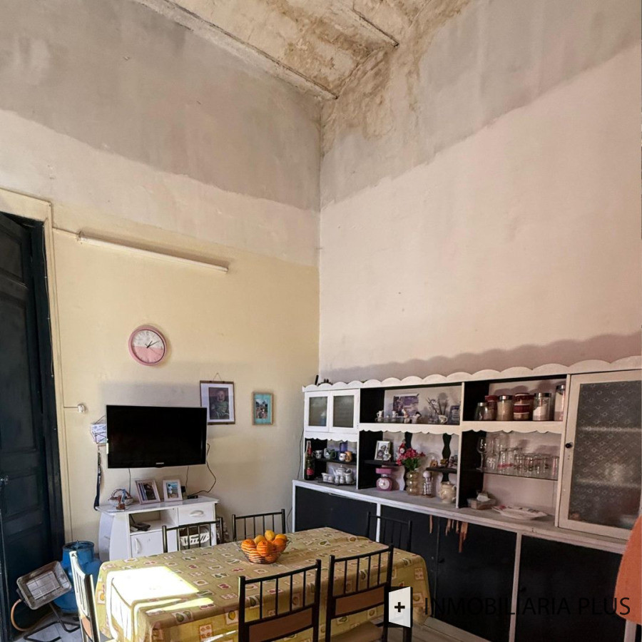 Casa ID.1566 - Venta Casa a reciclar con 185 m2 y 5 dormitorios, 2 baños en Aguada de Montevideo