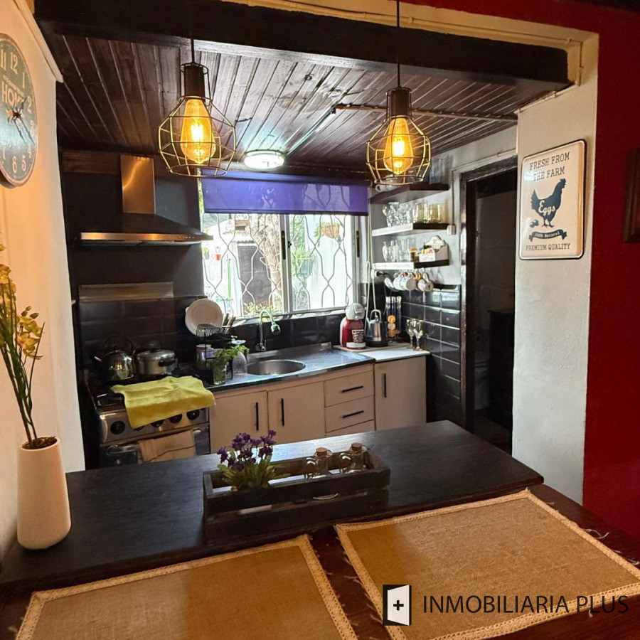 Casa ID.1566 - Venta Casa a reciclar con 185 m2 y 5 dormitorios, 2 baños en Aguada de Montevideo