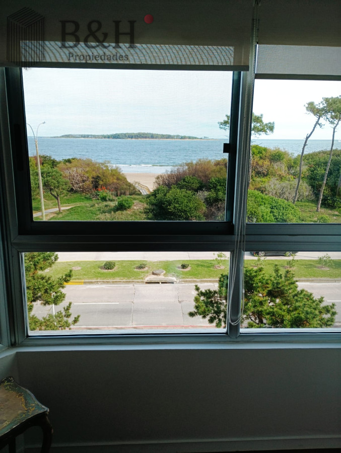 Anual tres dormitorios frente al mar mansa - GoPunta - Portal Inmobiliario de Punta del Este - Maldonado
