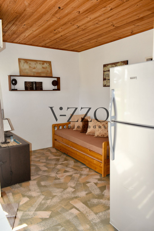 Casa ID.1353/Oportunidad-de-inversión-4-casas-en-venta-aptas-banco-a-media-cuadra-del-mar-en-Rocha- - Oportunidad de inversión 4 casas en venta aptas banco a media cuadra del mar en Rocha 